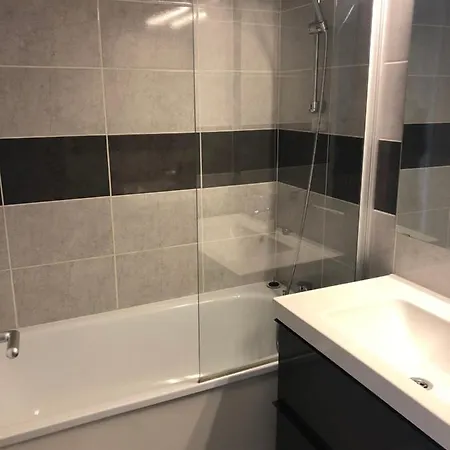아파트 Appartement Pour 4 Personnes A Gassin 24 *